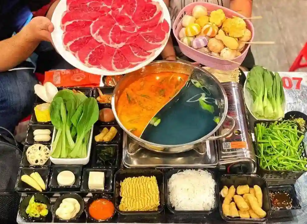 Thái Sumo – Lẩu Cá Viên Hai Ngăn Độc Đáo