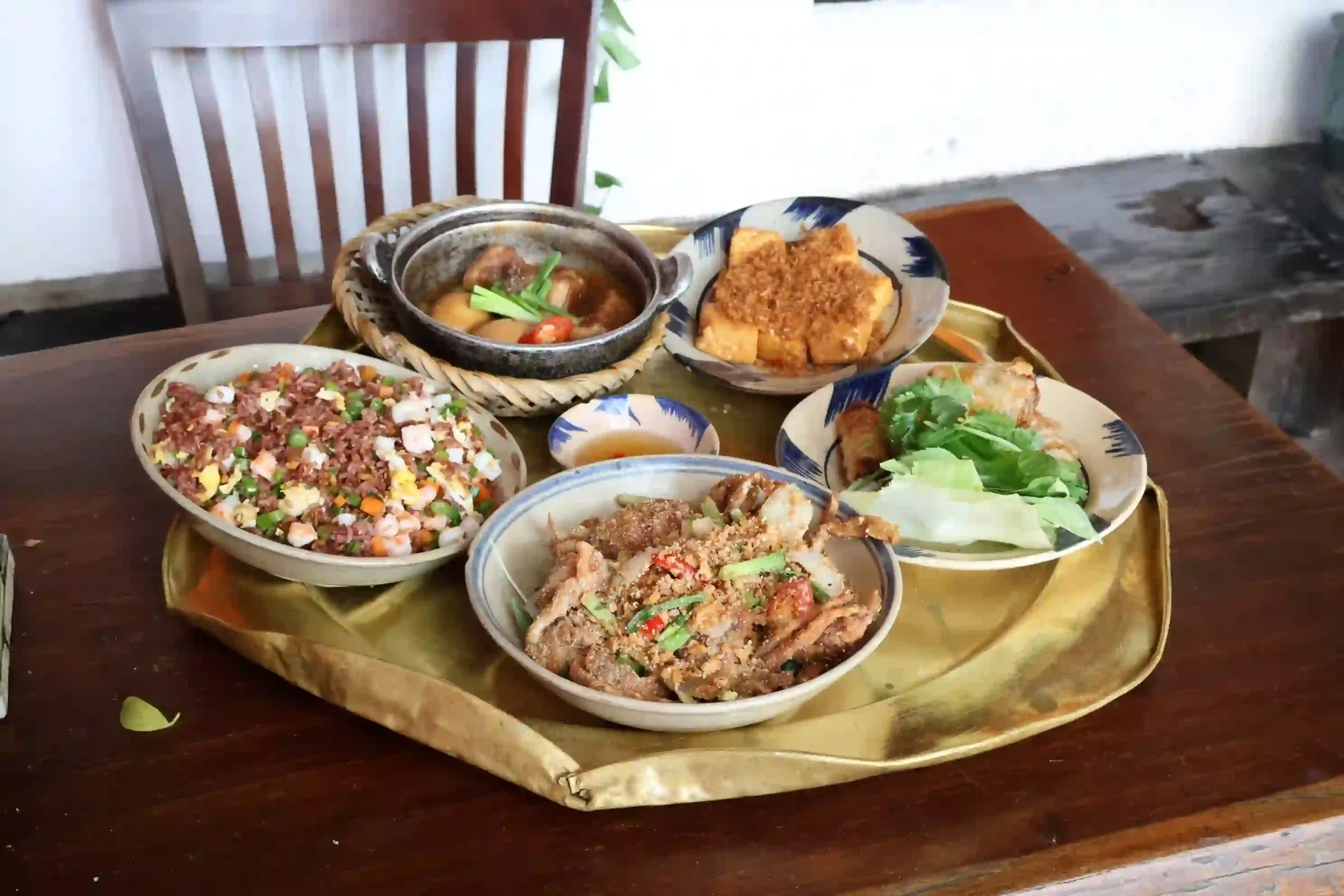 Cục Gạch Quán