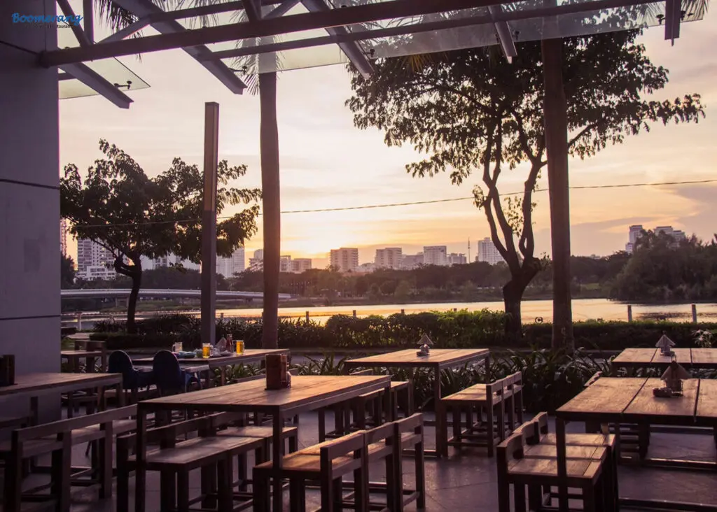 Boomerang Bistro Saigon