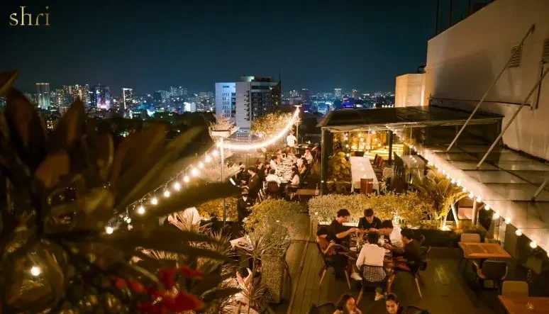 Shri Restaurant & Lounge