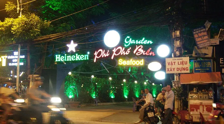 Nhà hàng hải sản Phi Phố Biển