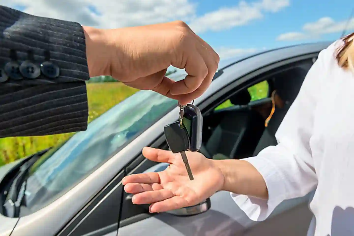 Giao chìa khóa xe cho tài xế Nghệ An