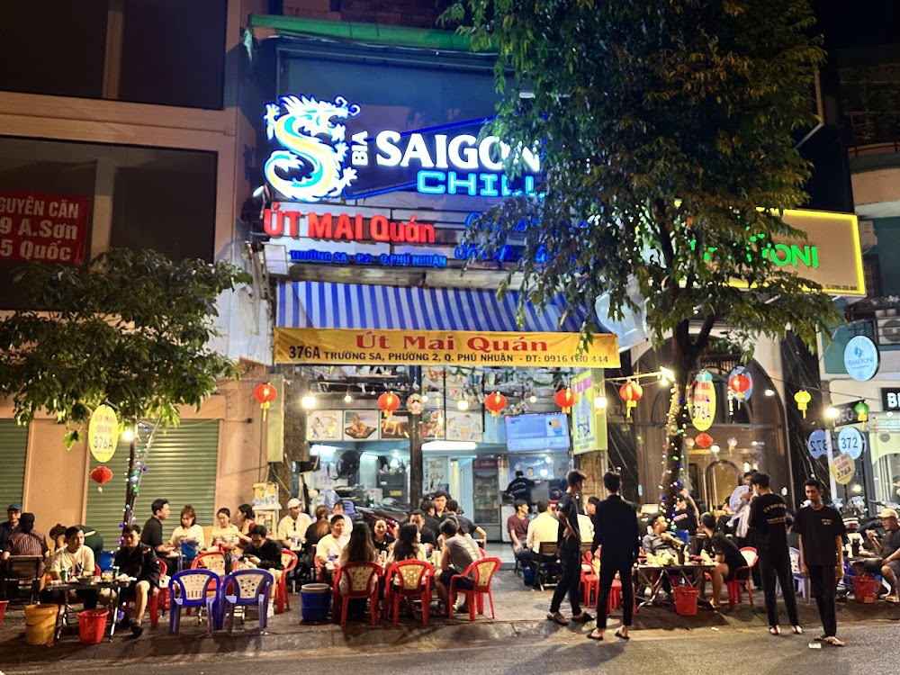 Quán Nhậu Út Mai – Bờ Kè Trường Sa
