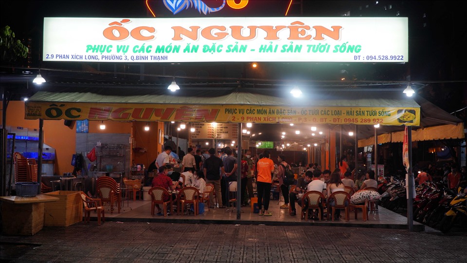 Quán Ốc Nguyên Phan Xích Long – Hải sản tươi ngon, không gian thoáng