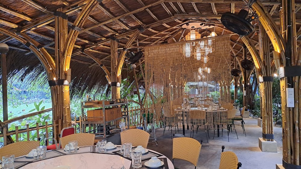 Vườn Ẩm Thực Đông Hồ Eden