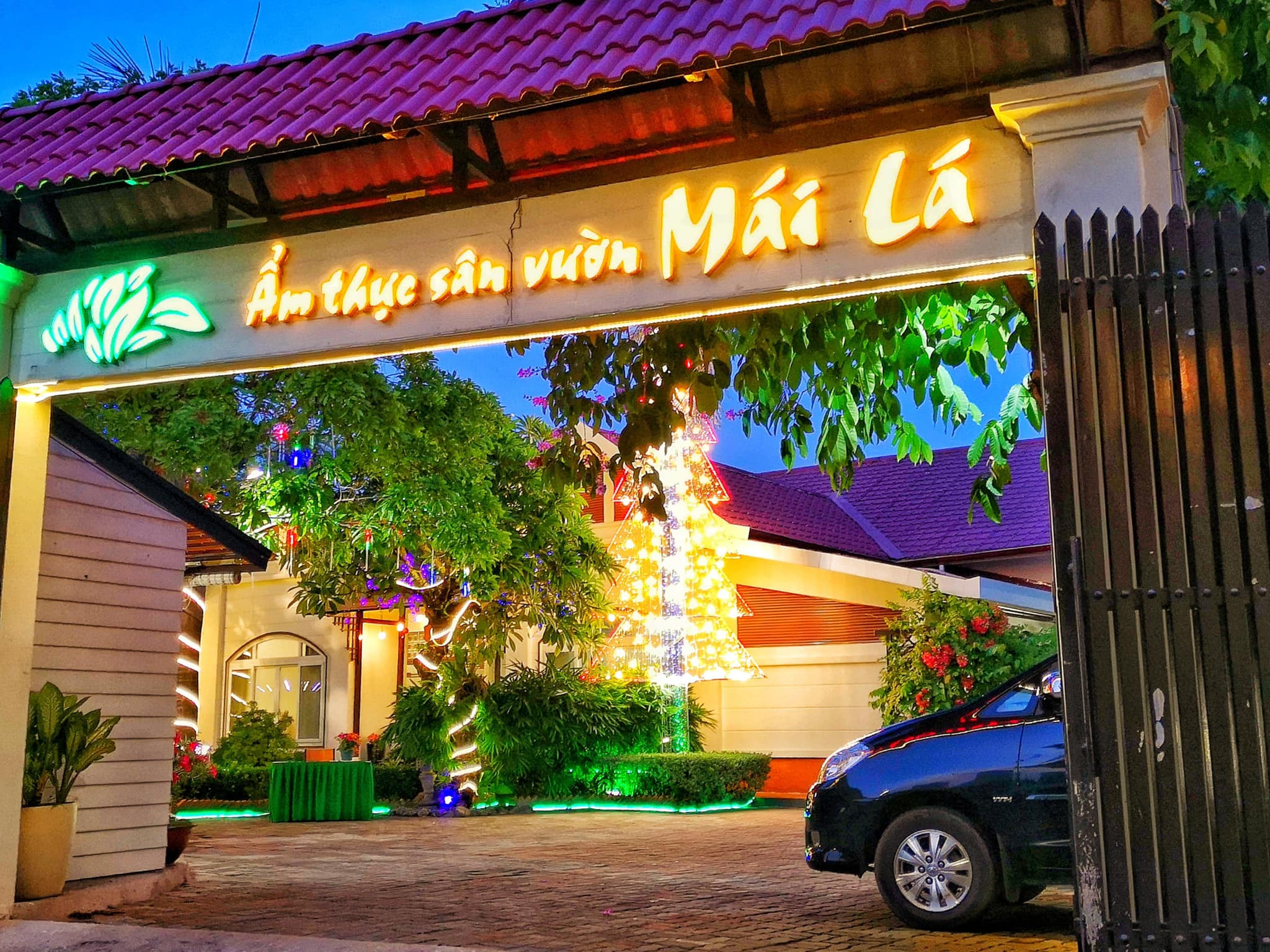 Ẩm Thực Sân Vườn Mái Lá Quận 7