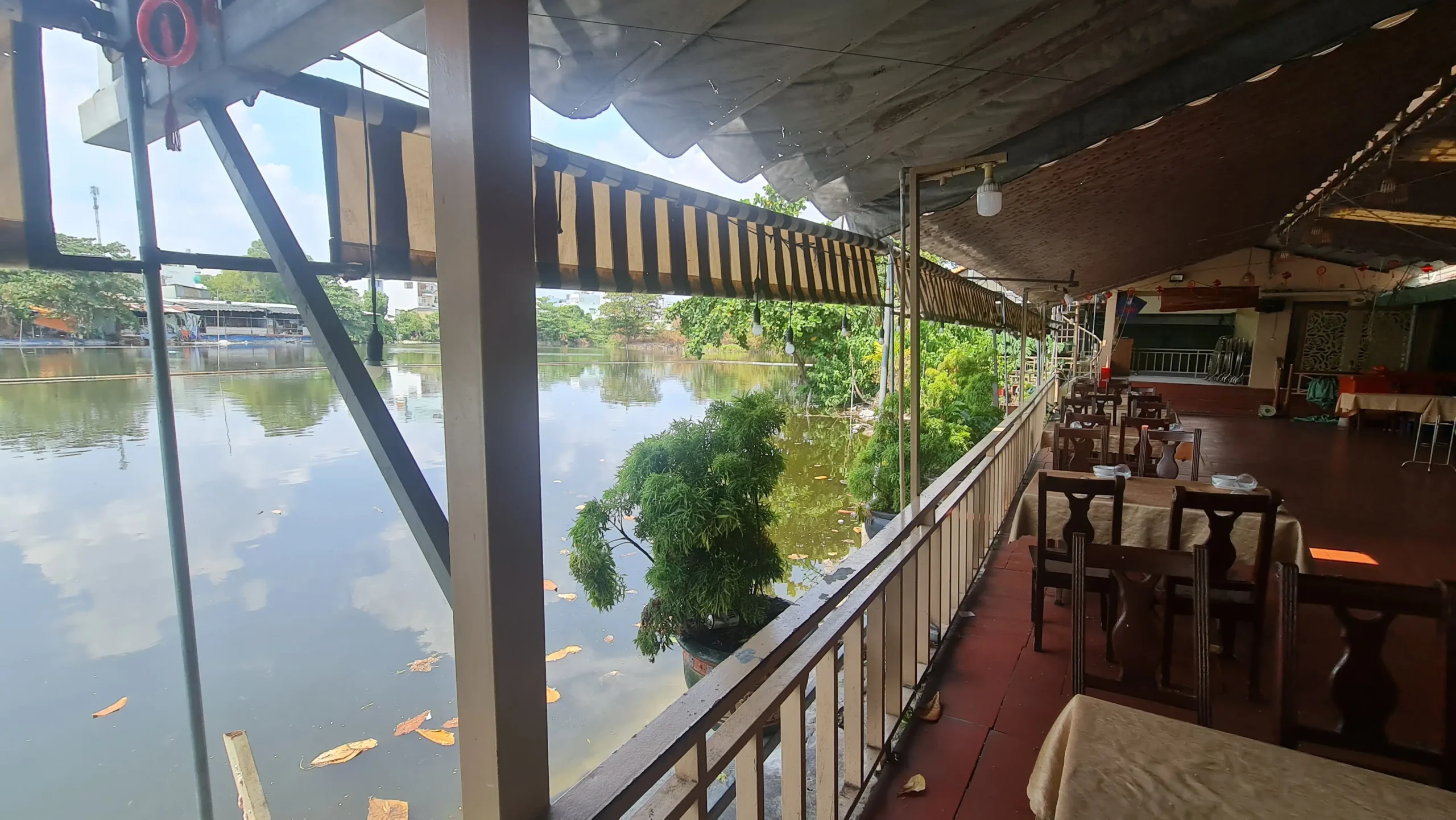 Ẩm Thực Sân Vườn Sông Thương