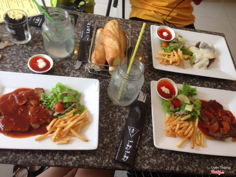 Beefsteak Titi – 14 Tôn Thất Hiệp, P.13