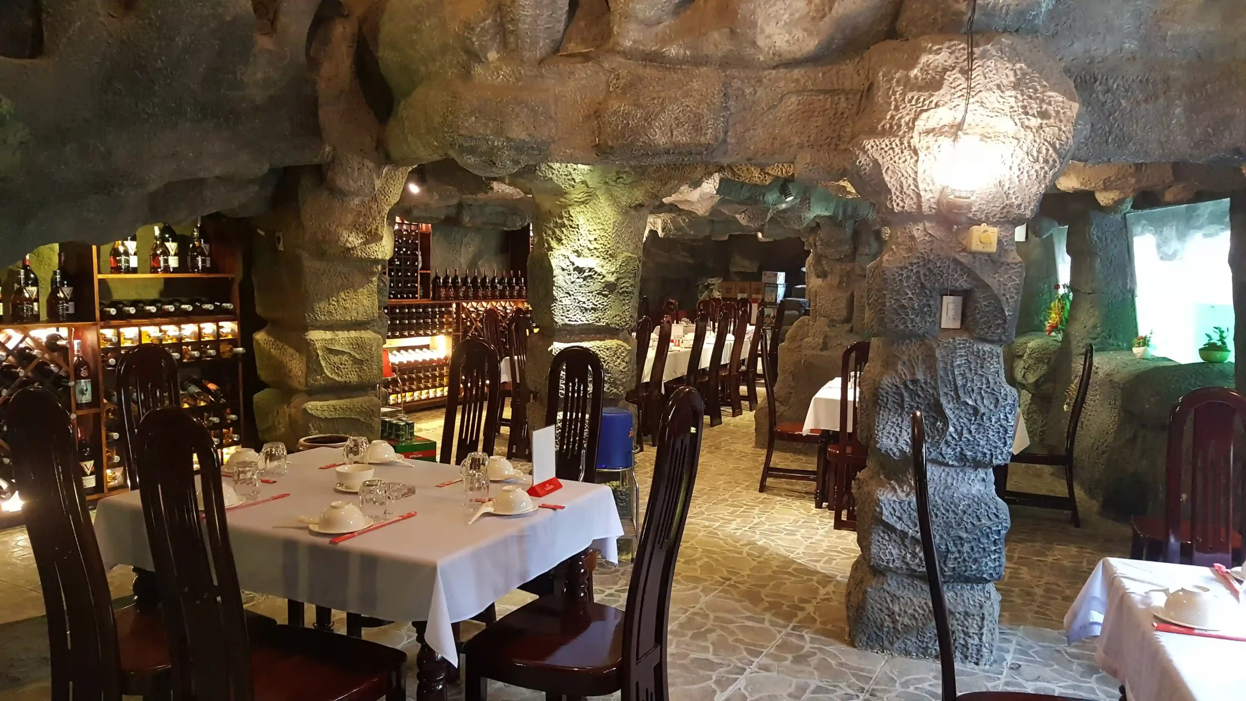 Nhà Hàng Hoa Viên Sơn Thủy – Vẻ Đẹp Lãng Mạn Giữa Sông Nước