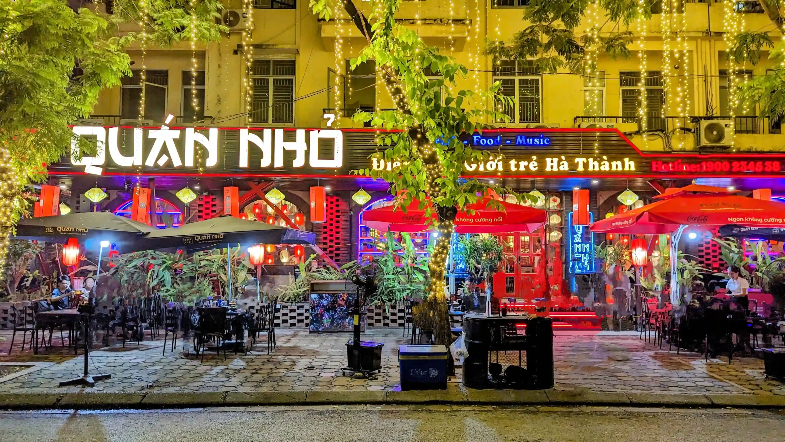 Quán Nhỏ - Nguyễn Khánh Toàn – “Nhỏ” mà vui bất tận