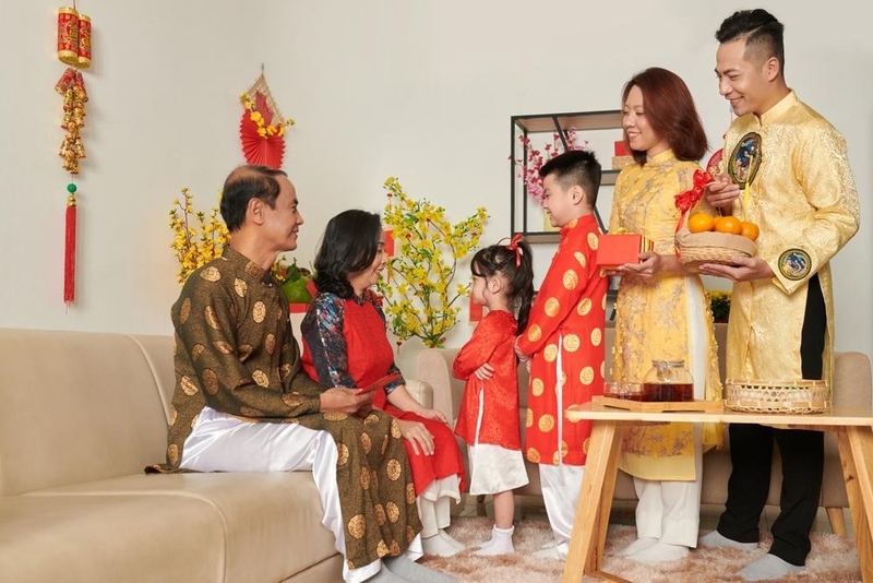 Chúc Tết ông bà cha mẹ gia đình