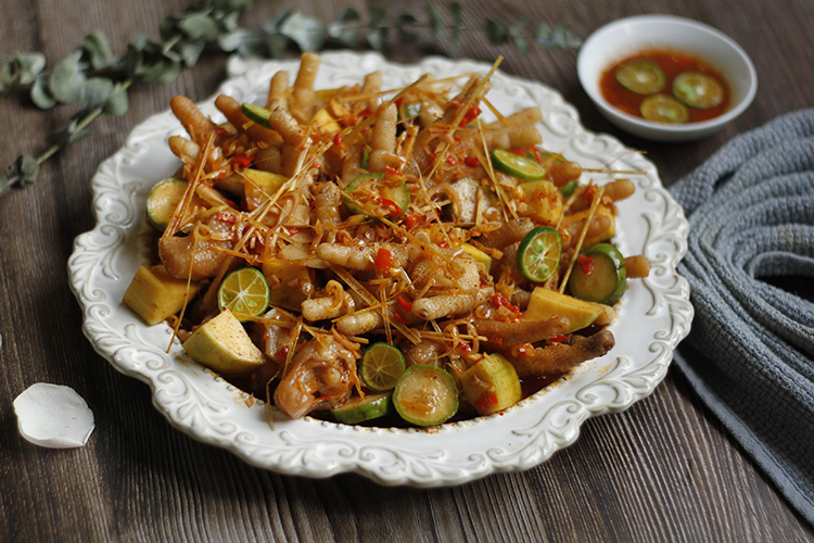 Chân gà sốt Thái