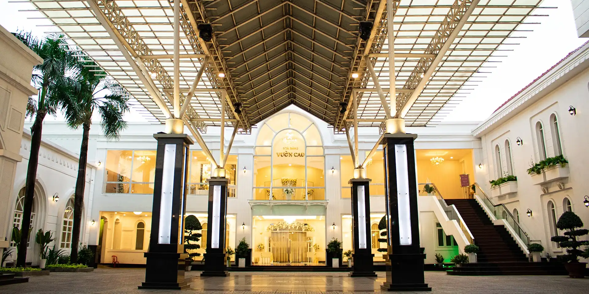 Nhà hàng quận Gò Vấp Vườn Cau