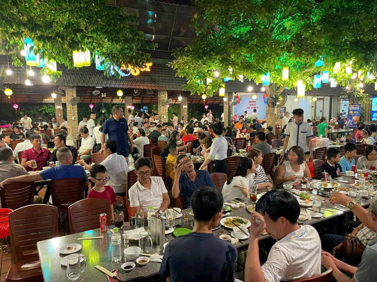 Nhà hàng sân vườn Tư Trì Gò Vấp