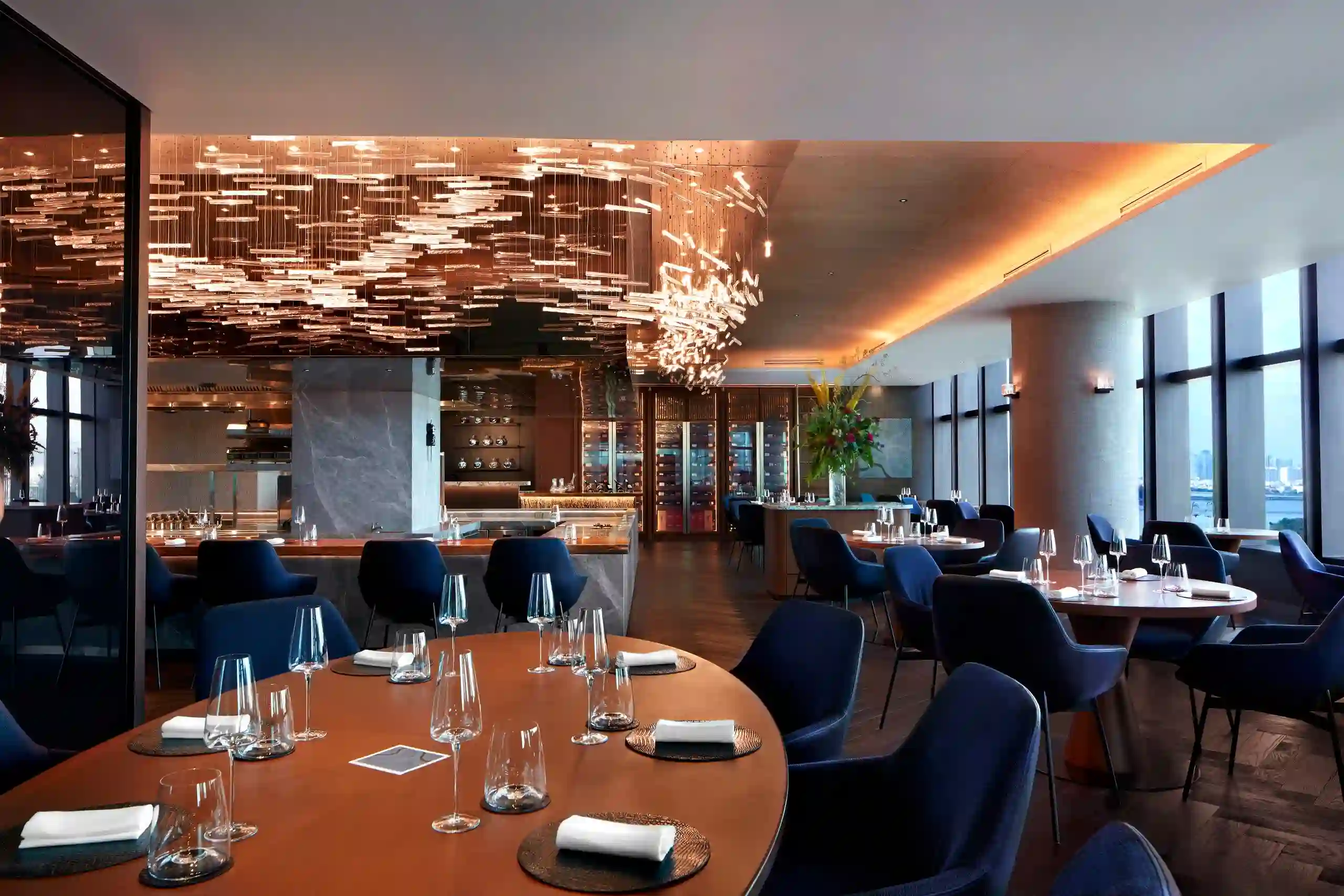 Akuna – Fine dining với tầm nhìn sông Sài Gòn