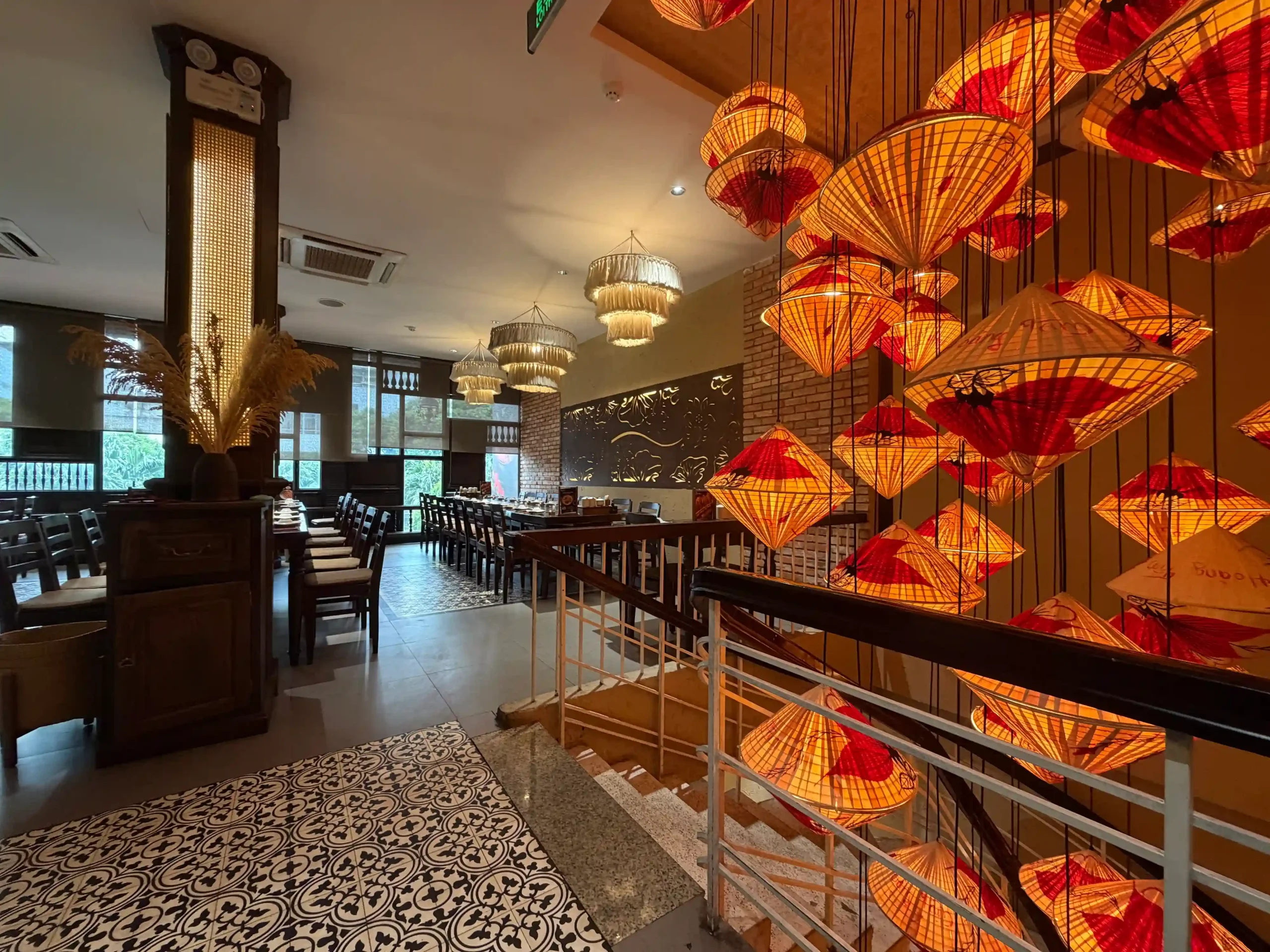 Nhà hàng Hoàng Tâm – Phan Xích Long