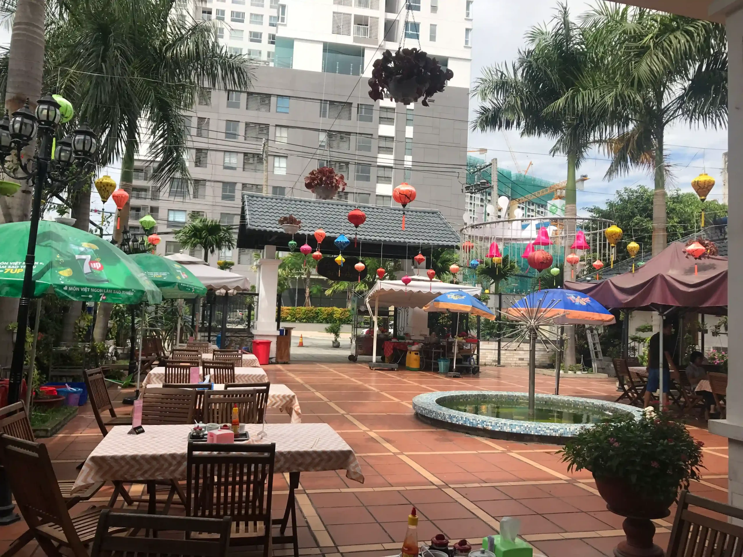 Nhà Hàng Hoa Viên Tri Kỷ – Phong cách truyền thống, rộng rãi