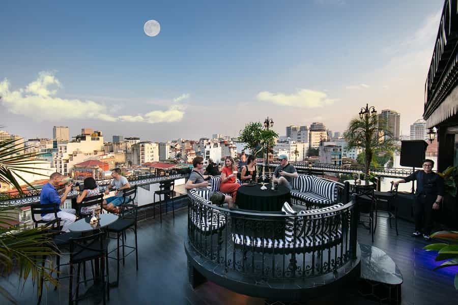 Cloud Sky Bar Hanoi – View rooftop cực phẩm cho tín đồ Beer Club Hà Nội