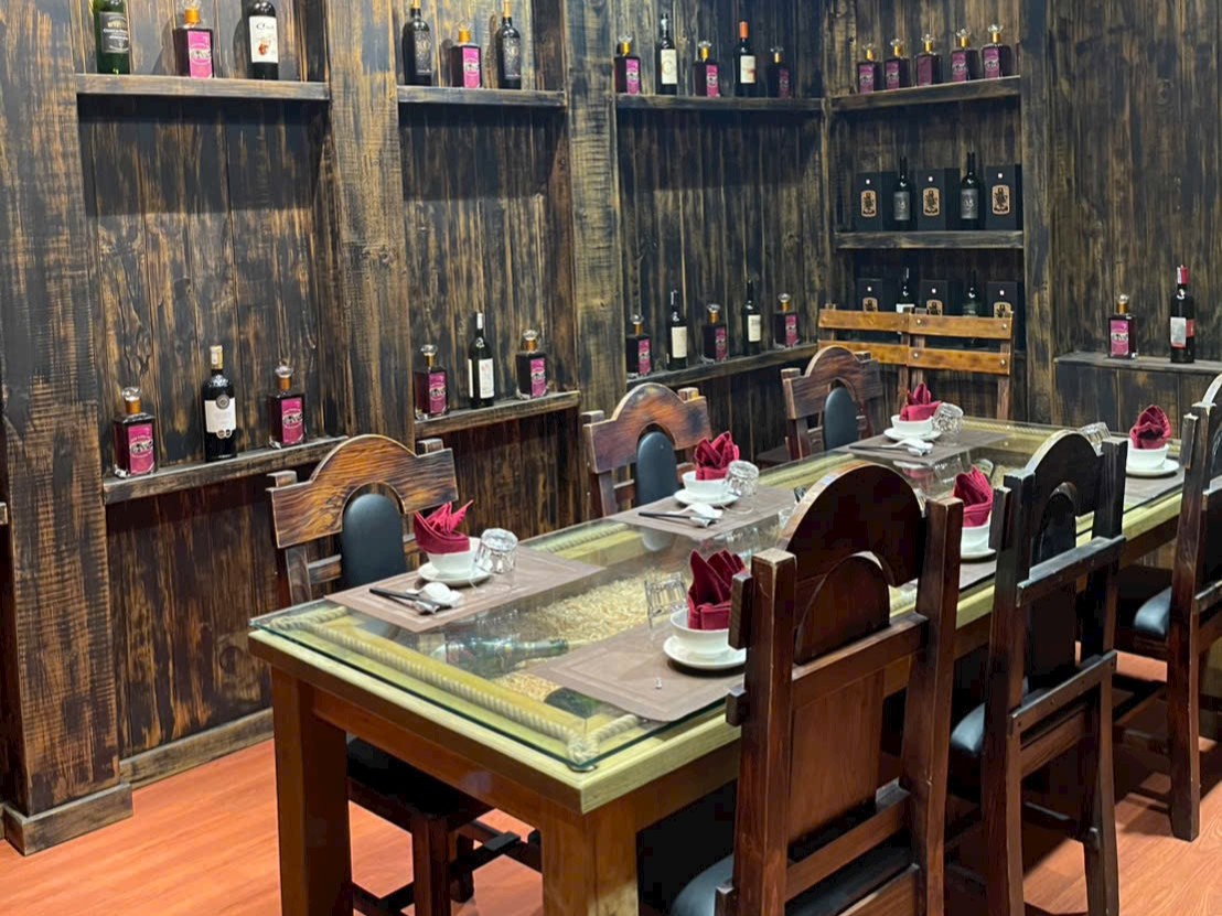 Ẩm Thực Hầm Rượu Mộc