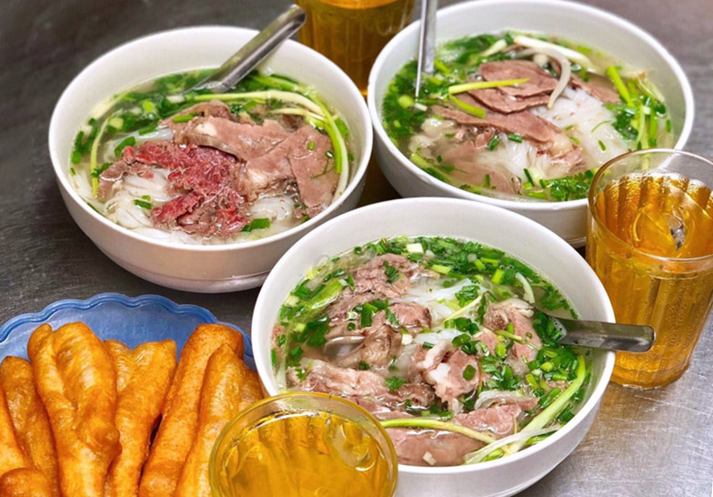 Ăn sáng với phở, bún thang, bánh cuốn