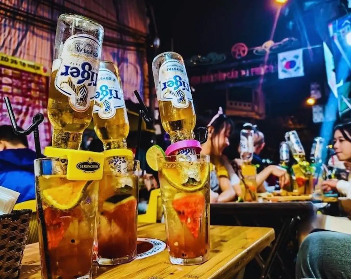 Bia hơi, bia rượu tại phố Tạ Hiện được pha chế rất đặc sắc