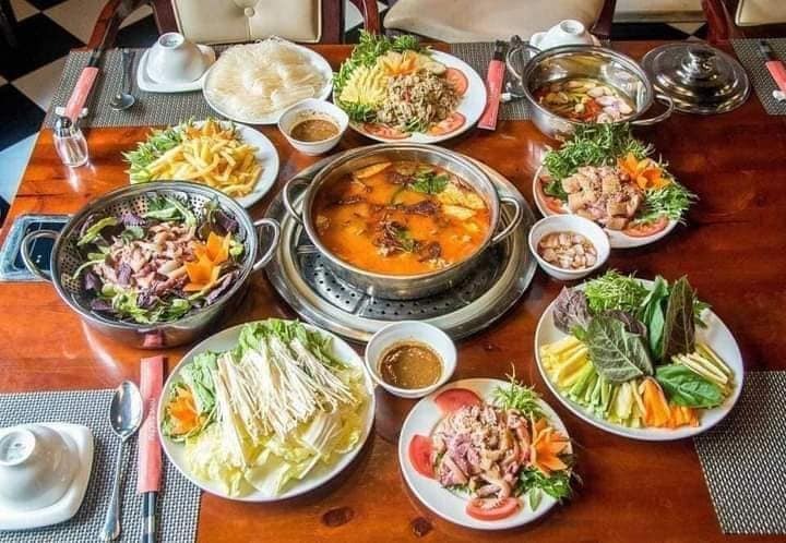 Lẩu đuôi bò Beer 79 – Quán nhậu đêm vỉa hè Hà Nội