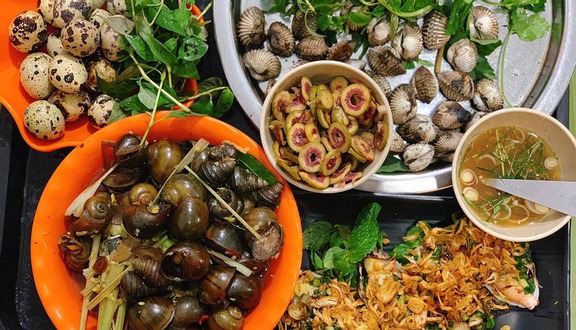 Ốc Ông Thu Hàng Bạc – Trải nghiệm quán ốc ngon Hà Nội kiểu cổ điển