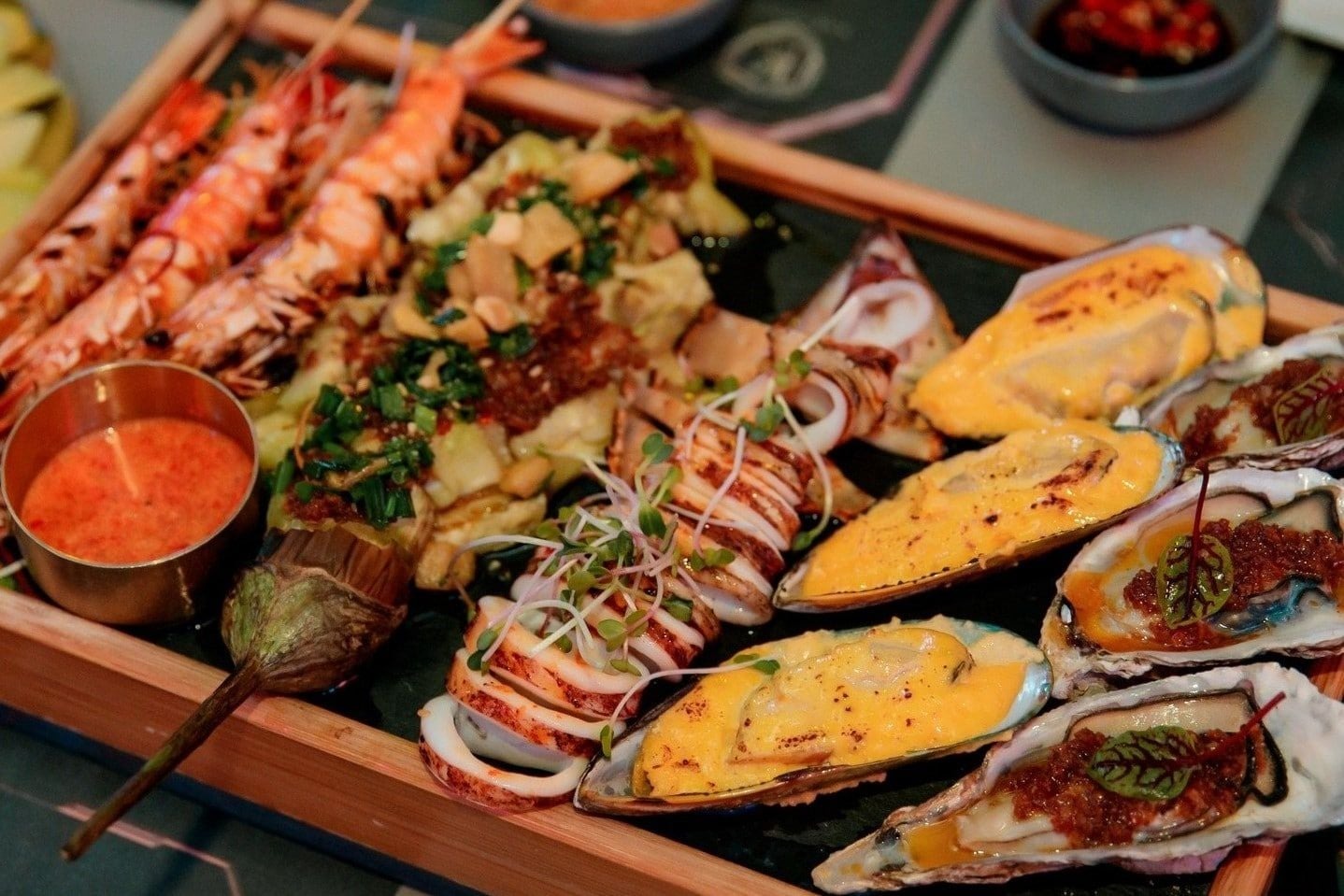 món ăn và thực đơn tại District K