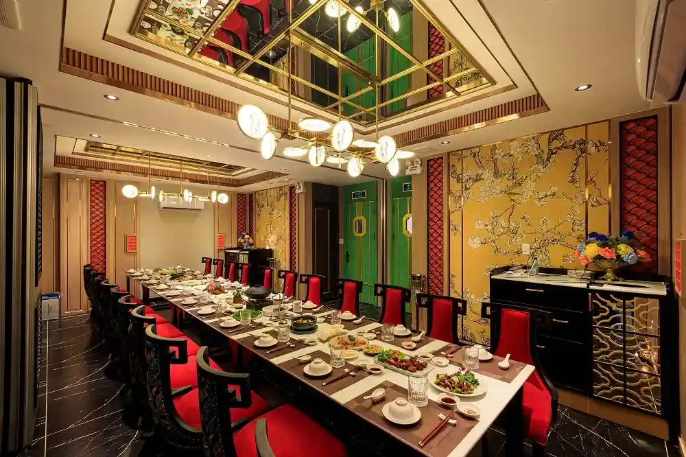 không gian phòng VIP sang trọng của Nam Phương Lầu