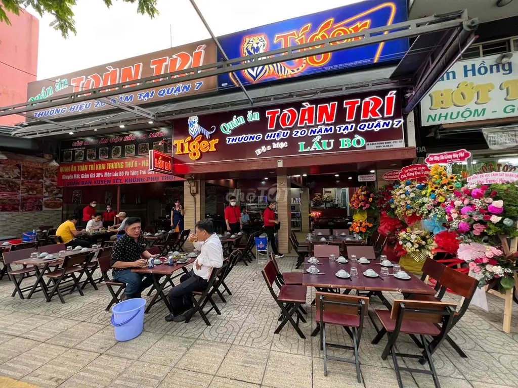 không gian quán nhậu Toàn Trí