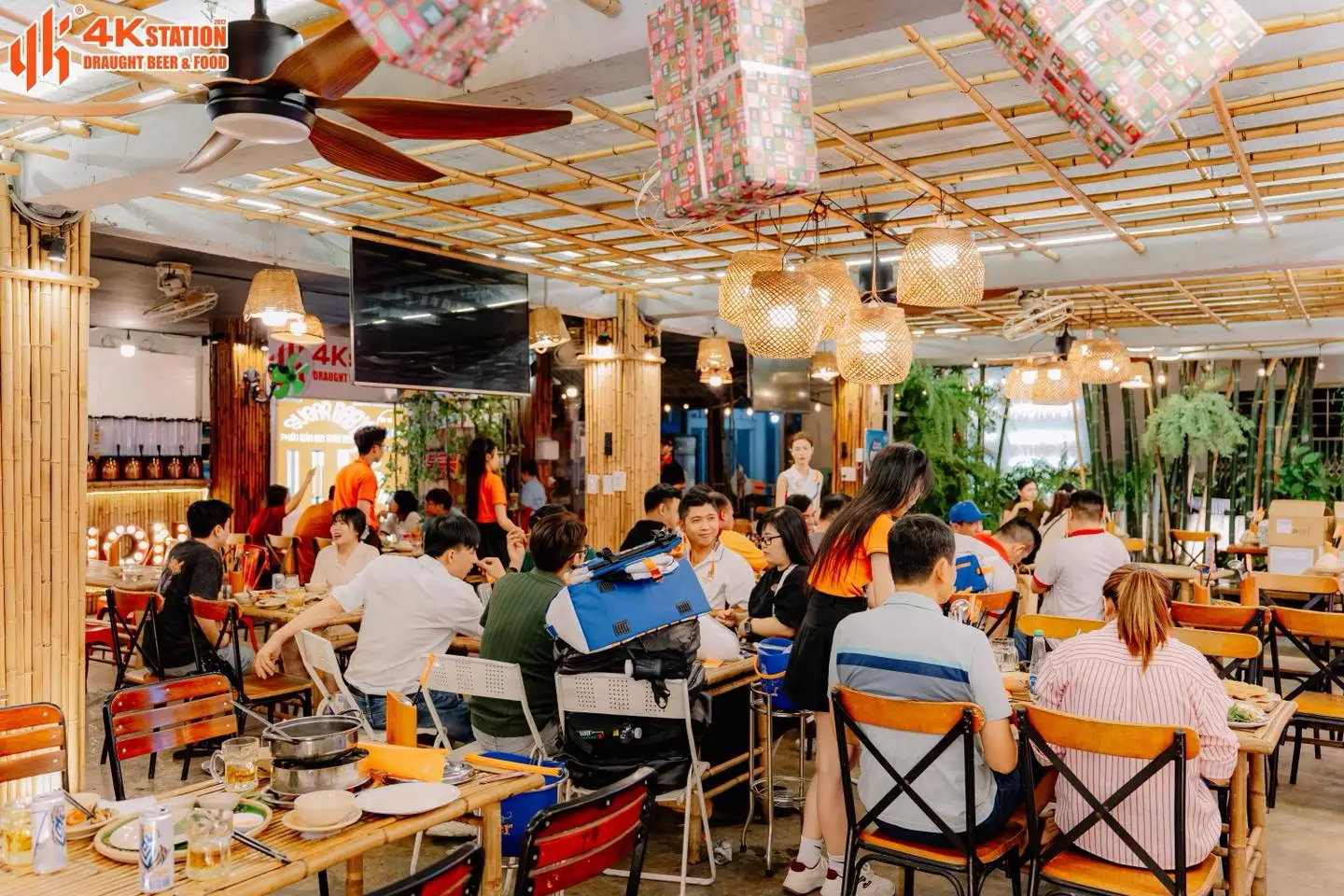 4k station không gian