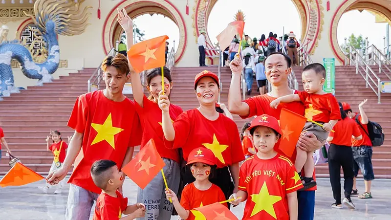 Cả gia đình đi du lịch ngày lễ 30 tháng 4 và 01 tháng 5