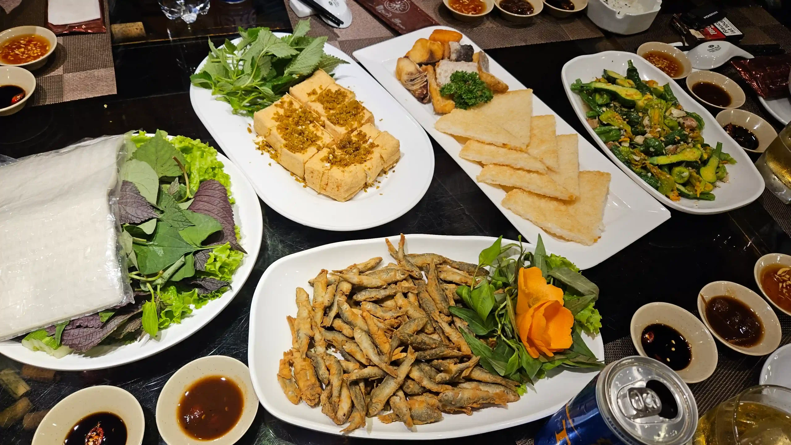 thực đơn và món ăn của nhà hàng Những Người Bạn