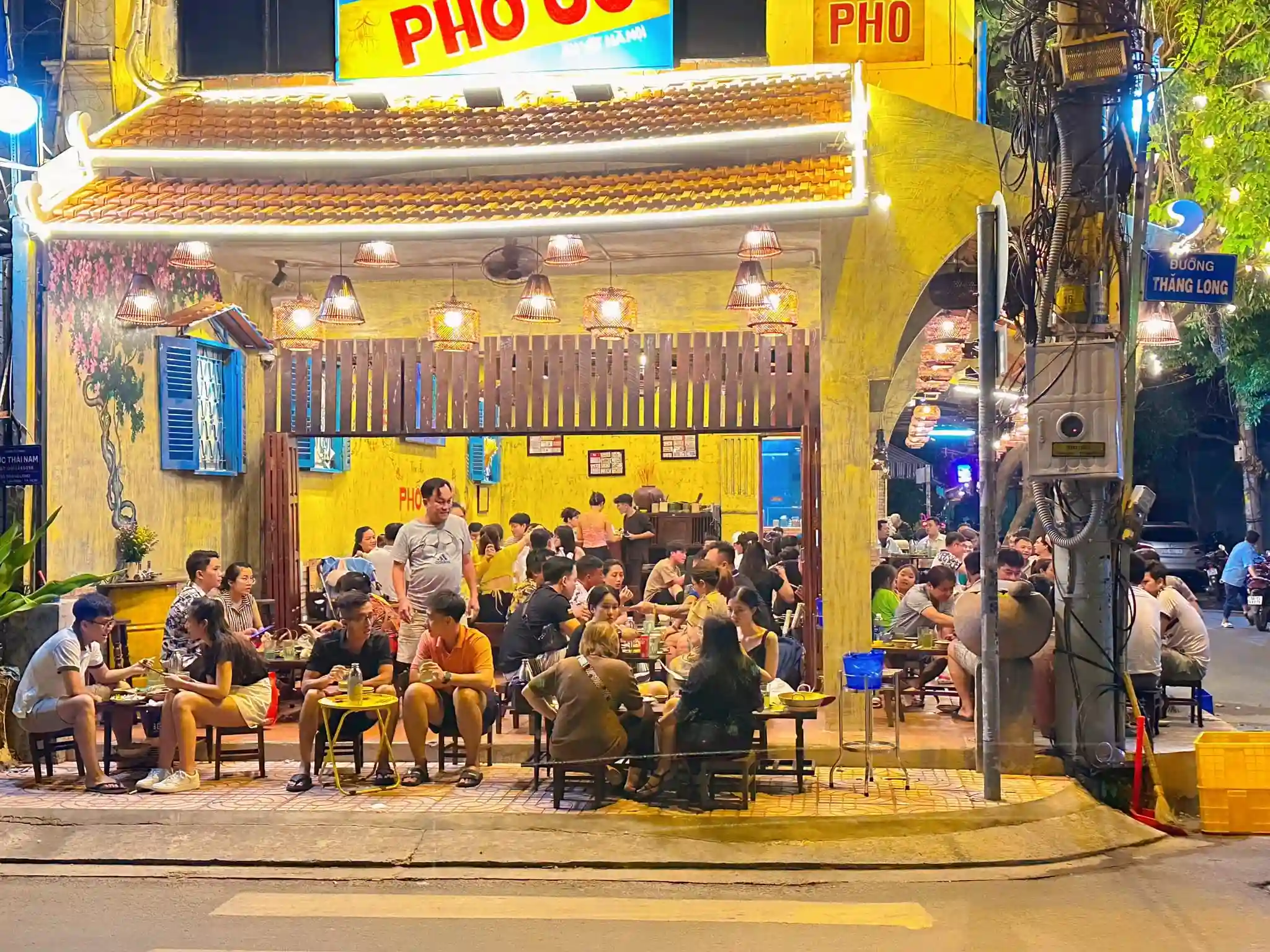 không gian phố cổ quán