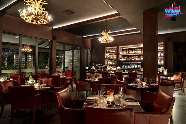 Stoker Woodfired Grill & Bar – Trải nghiệm ẩm thực từ lửa