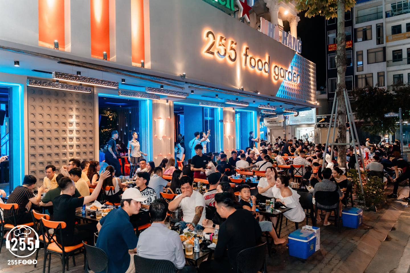 255 FOOD GARDEN