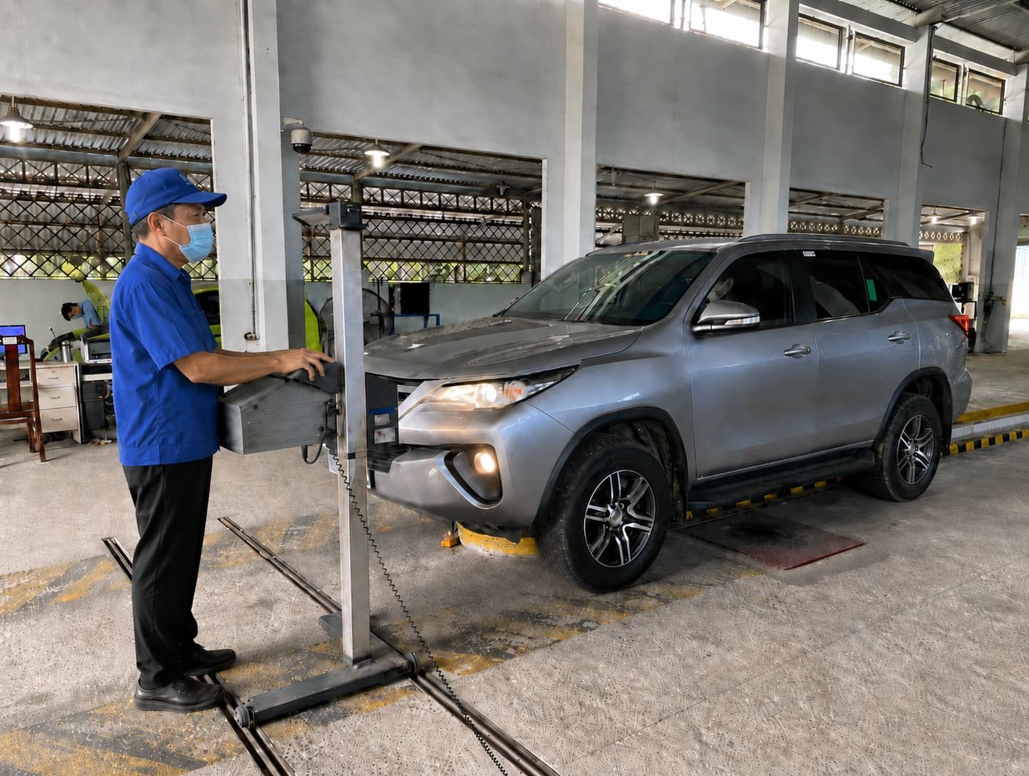 Những khó khăn khi tự đi đăng kiểm xe ô tô