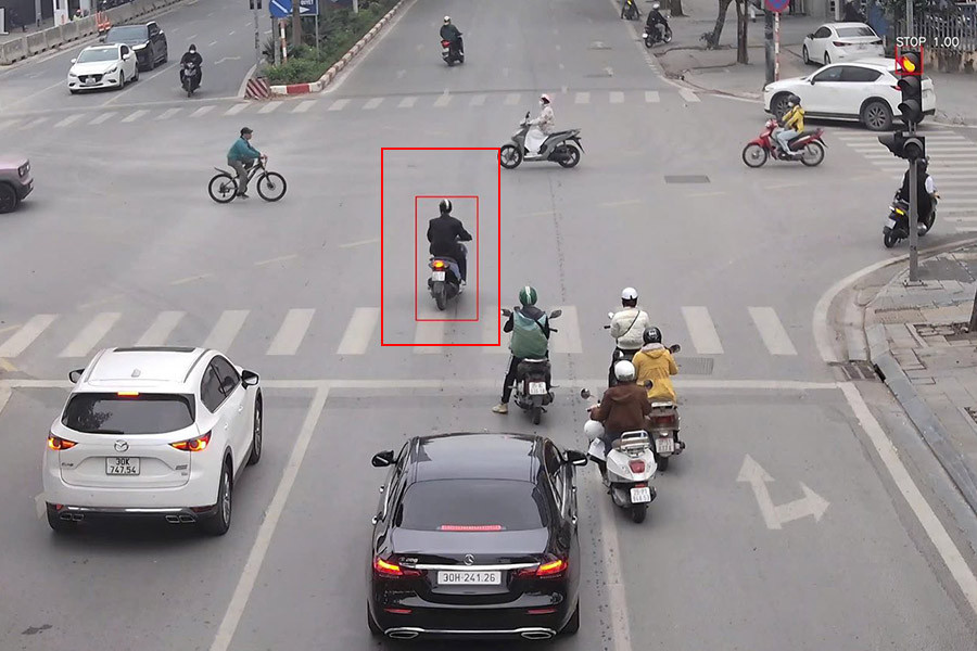lỗi xe máy vượt đèn đỏ bị phạt nguội