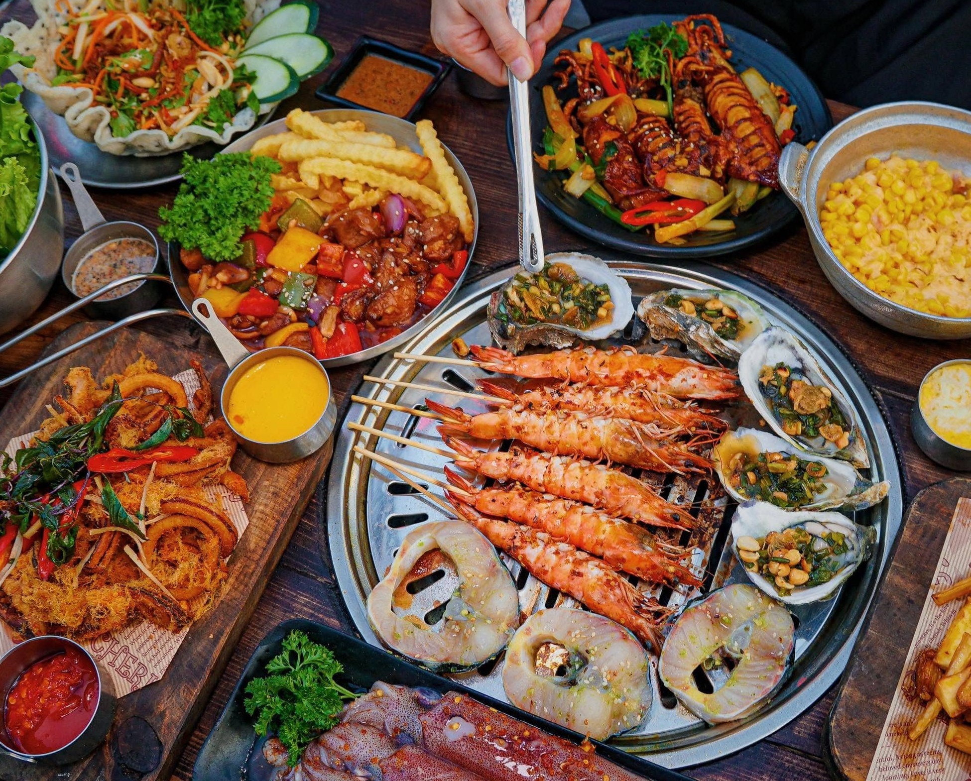 Mọi - Lẩu & Nướng